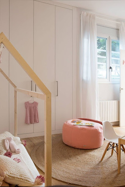 Un armario empotrado para la habitación del bebé