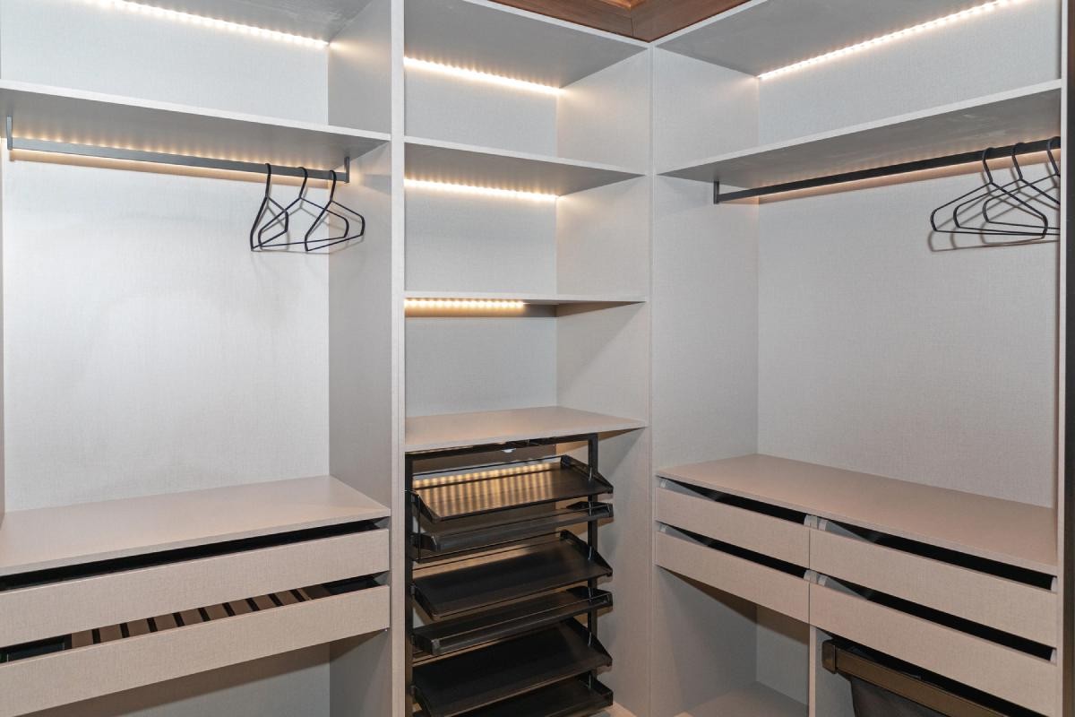 ideas de vestidores con luces led